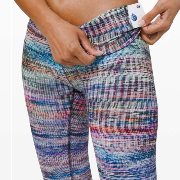 Lululemon sz 6 Wunder Train High-Rise Tight 25"
Digital Oasis White Multi VGUC - Picture 6 of 14
